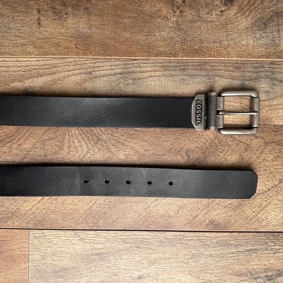 Fossil Leather Dress Belt Men's Size 40 Black US Fields Engraved Buckle 6277‎ - Picture 3 of 8